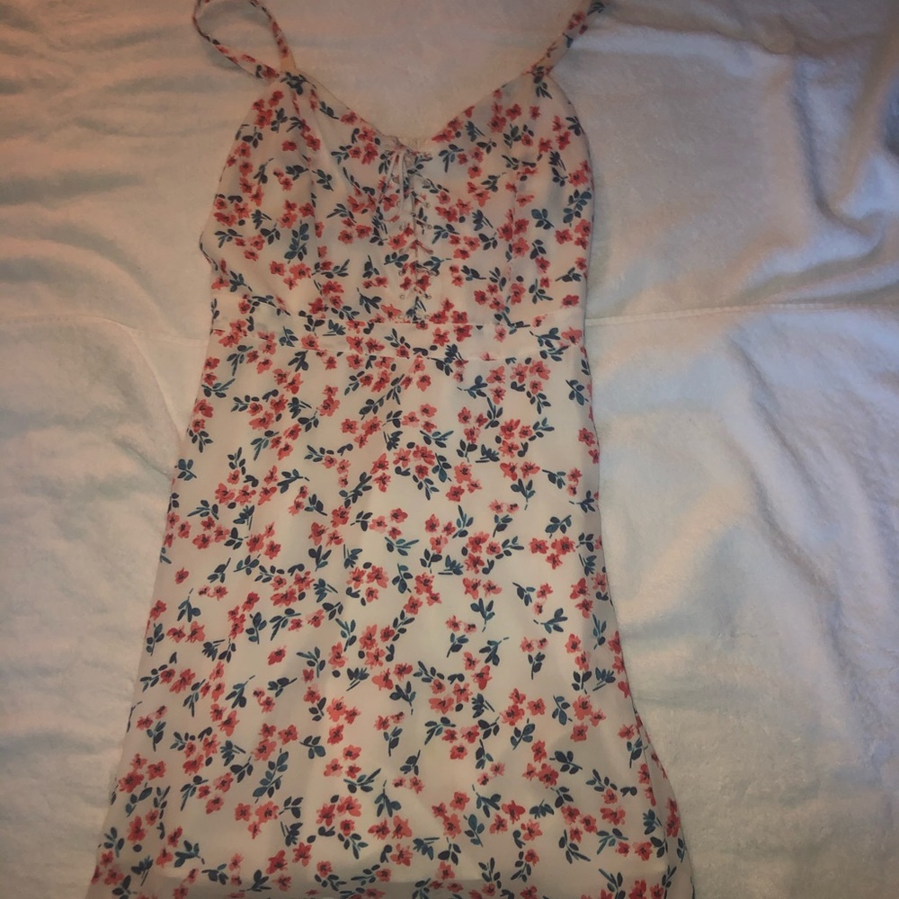 Floral print mini dress.